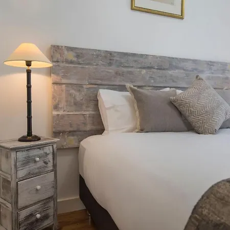 Lovelystay Classy And Charming Lisbon