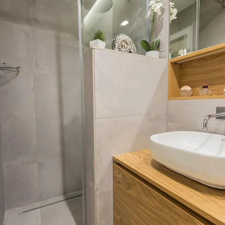 Lovelystay Classy And Charming Lisbon