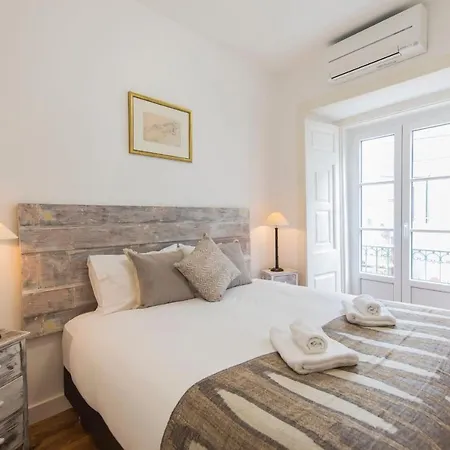 Apartment Lovelystay Classy And Charming Lisbon